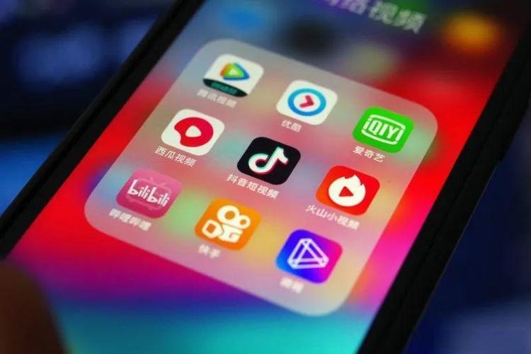 24小时在线出售快手号_快手DAU增长趋势_抖音快手短视频平台竞争分析